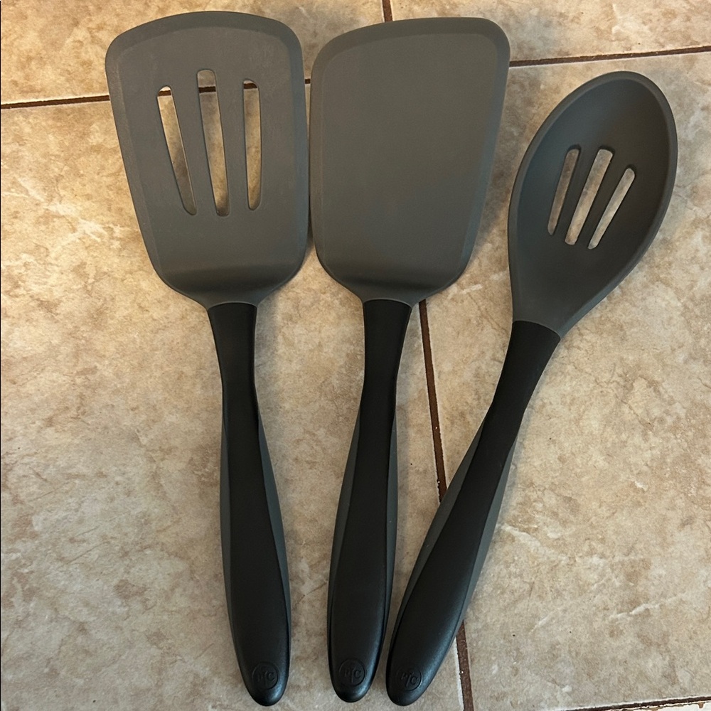 Pampered Chef Gray and Black Silicone Cooking Utensils Set